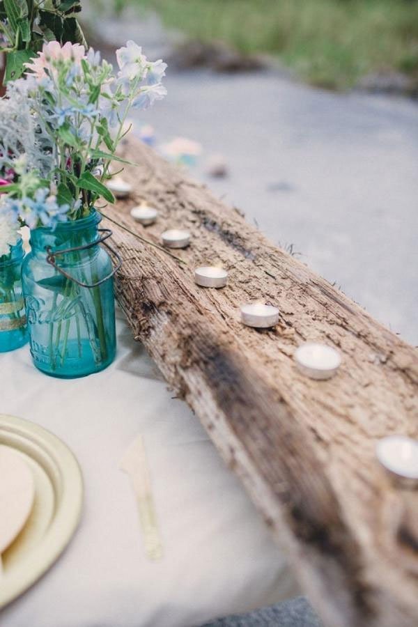 Mason jar bleu, decor bois centre de table